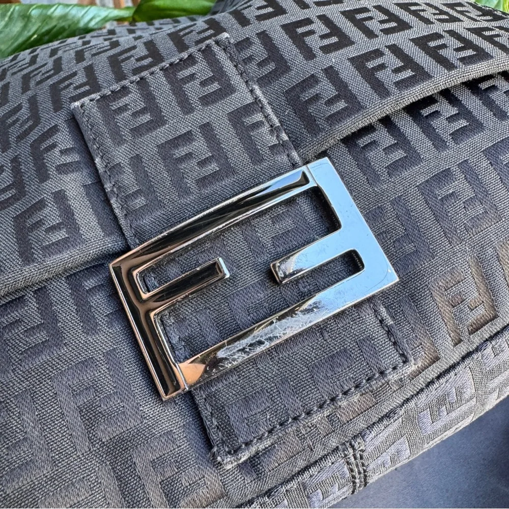 Fendi Vintage Y2K Mamma Monogram Baguette Shoulder Bag - Picture 4 of 14
